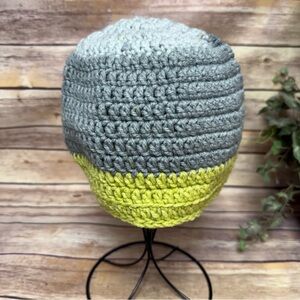 Stylish Gray and Green Crochet Hat